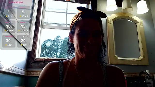 Snapshot of Vanessa_Valentine chatting on 05.16.26 Vanessa Valentine online show from 05.16.26