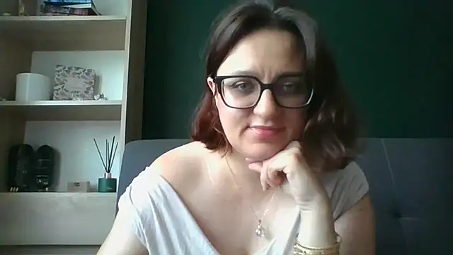 Snapshot of sensual_paris chatting on 07.31.26 sensual paris online show from 07.31.26