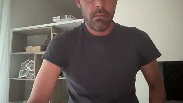 Snapshot of Riccardo86xx chatting on 04.28.26 Riccardo86xx online show from 04.28.26