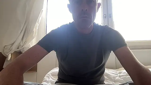 Snapshot of Riccardo86xx chatting on 04.29.26 Riccardo86xx online show from 04.29.26