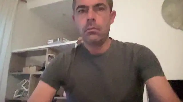 Snapshot of Riccardo86xx chatting on 04.30.26 Riccardo86xx online show from 04.30.26
