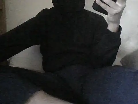 Snapshot of fedezeloofeet chatting on 04.27.26 fedezeloofeet online show from 04.27.26