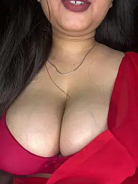 Snapshot of Naughty_pooja44 chatting on 05.27.26 Naughty pooja44 online show from 05.27.26