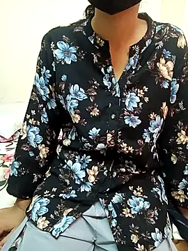 Snapshot of ananya_rawat chatting on 05.19.26 ananya rawat online show from 05.19.26