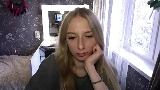 AliceTwinkle online show from 04.29.26