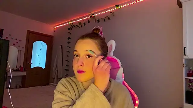 TrixyPaw online show from 04.28.26