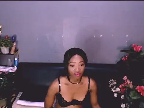 LolaSavageXO online show from 05.15.26