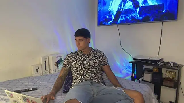 SexxxySquirterStev777 online show from 05.08.26