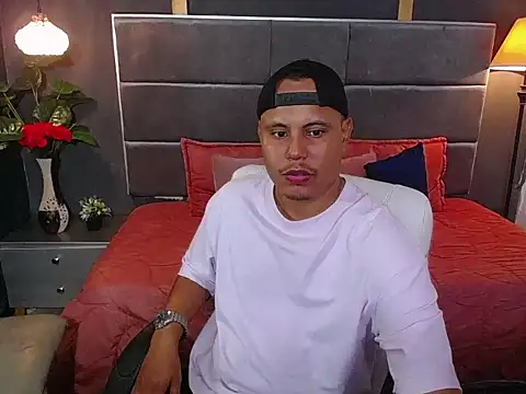 Snapshot of noah_oliver1 chatting on 06.17.26 noah oliver1 online show from 06.17.26