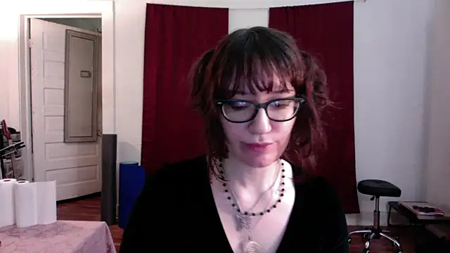 AnnywnBelle online show from 05.08.26