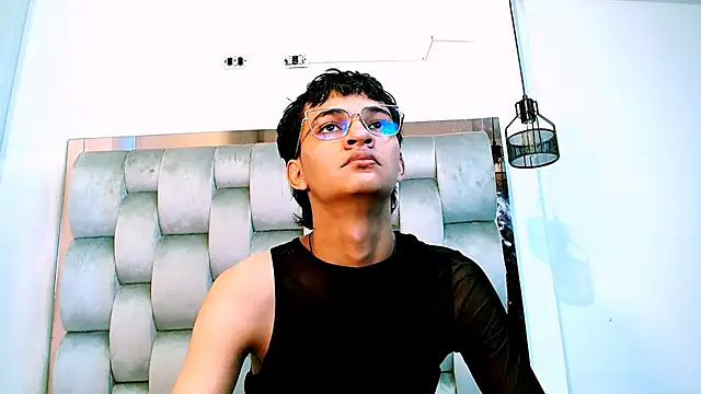 Snapshot of SahirCharm chatting on 06.14.26 SahirCharm online show from 06.14.26