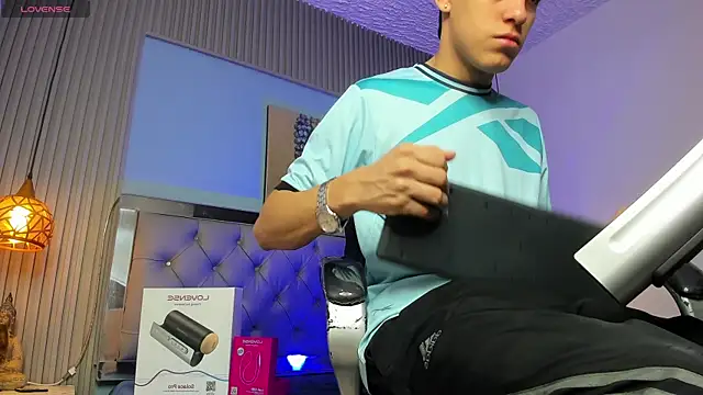 Ethanx18  online show from 07.08.26