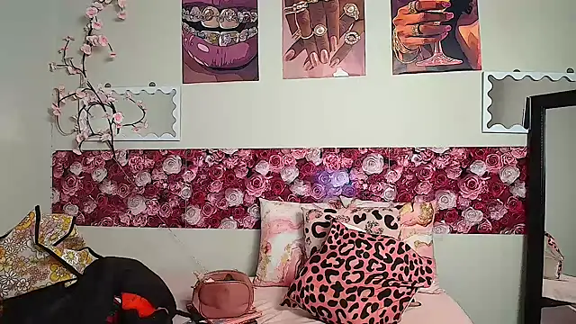 EnchantingLisa online show from 05.29.26