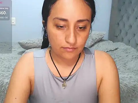 Snapshot of erotic_lov chatting on 05.19.26 erotic lov online show from 05.19.26