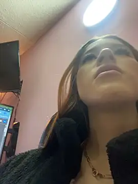 Snapshot of Ally_sunnn chatting on 05.11.26 Ally sunnn online show from 05.11.26
