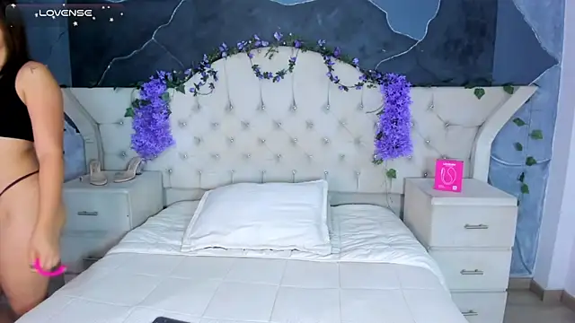 HayleyRoss  online show from 05.22.26