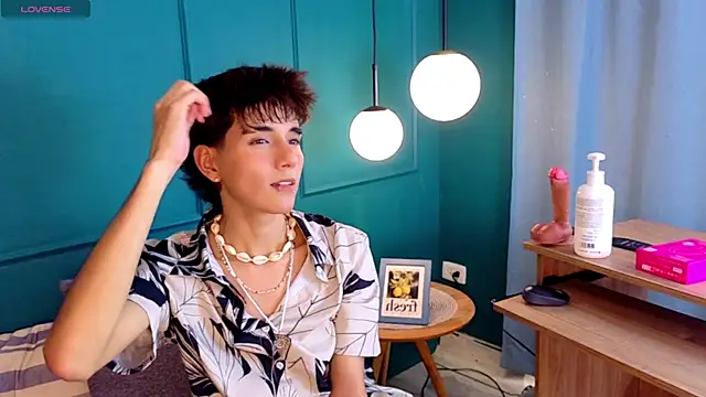 Snapshot of christopher_robin4 chatting on 07.29.26 christopher robin4 online show from 07.29.26