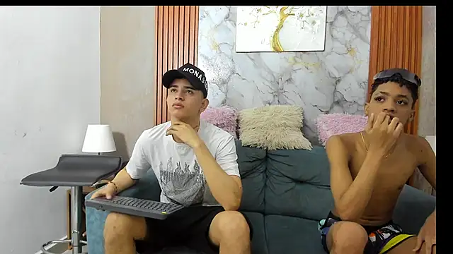 Snapshot of LOVE_GUYS1 chatting on 06.19.26 LOVE GUYS1 online show from 06.19.26