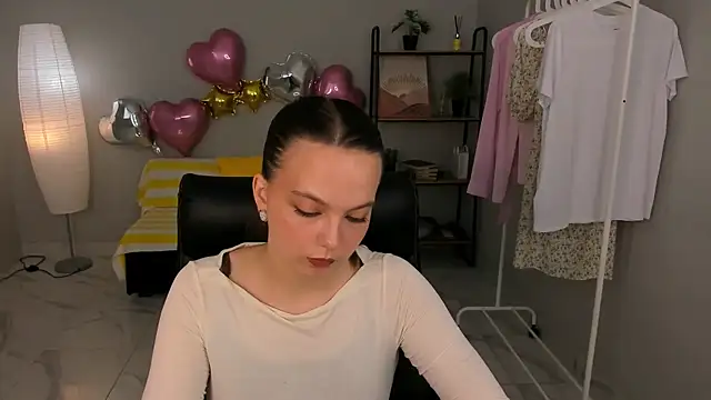 Miriam Foshib online show from 05.02.26