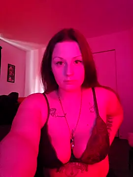 Snapshot of EmilyRay00 chatting on 06.23.26 EmilyRay00 online show from 06.23.26