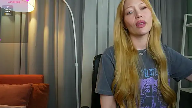  Mila Luna  online show from 05.20.26
