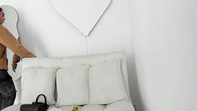 LiaCampbell  online show from 07.22.26