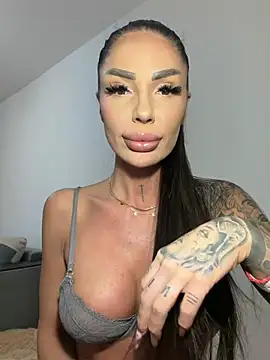 RaquelleXO online show from 06.09.26