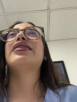 Snapshot of Sweet_Milaa1 chatting on 06.29.26 Sweet Milaa1 online show from 06.29.26