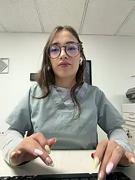 Snapshot of Sweet_Milaa1 chatting on 07.22.26 Sweet Milaa1 online show from 07.22.26