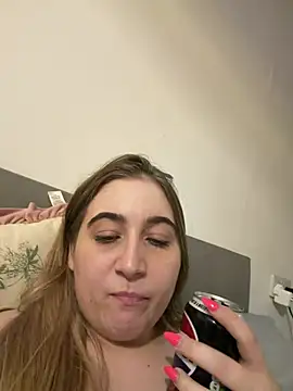 Snapshot of Taylormillie471 chatting on 06.17.26 Taylormillie471 online show from 06.17.26