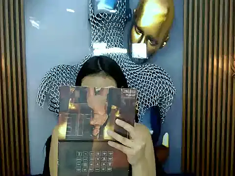 Snapshot of RoxxySweet01 chatting on 05.08.26 RoxxySweet01 online show from 05.08.26