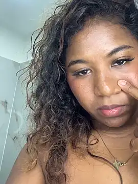 Snapshot of LaylaRhodes chatting on 06.11.26 LaylaRhodes online show from 06.11.26
