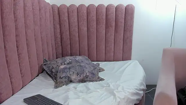 CoralRuiz online show from 05.05.26