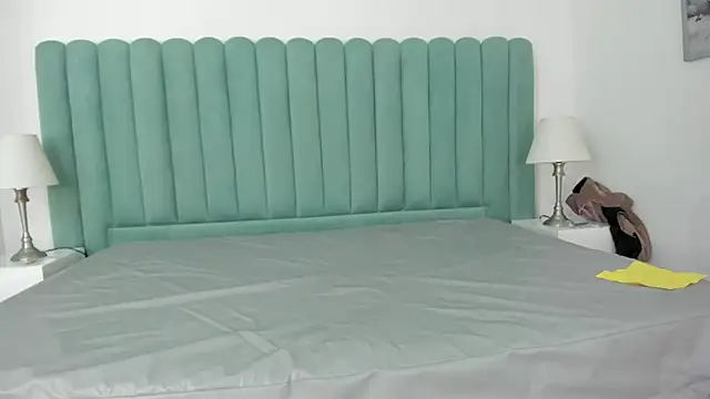 CoralRuiz online show from 06.11.26