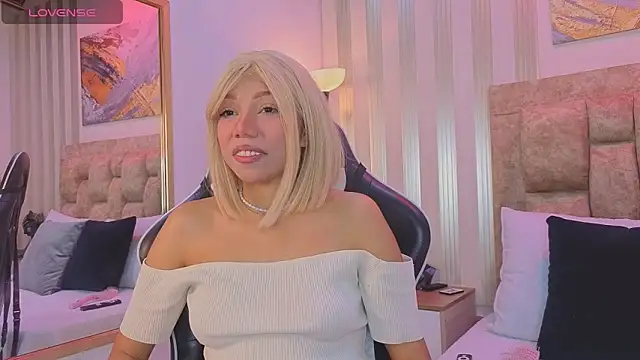 lilith pink   online show from 05.22.26