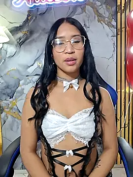 alisoom  online show from 05.04.26