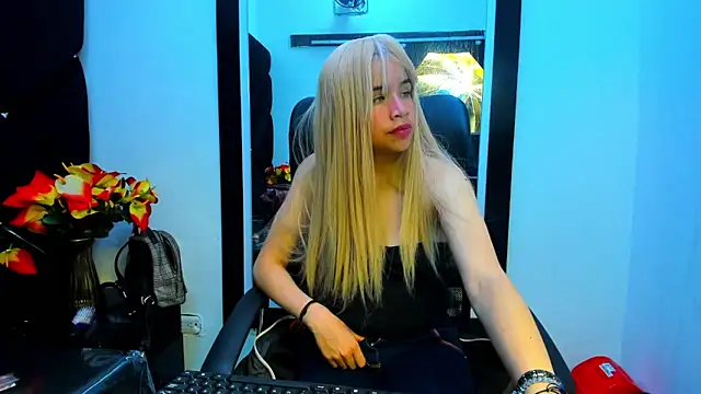 Snapshot of ivyqueen28 chatting on 06.05.26 ivyqueen28 online show from 06.05.26