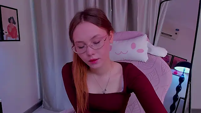 Snapshot of FloraLarsson chatting on 05.08.26 FloraLarsson online show from 05.08.26