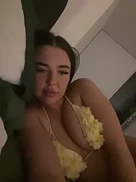 Snapshot of Jasminepeach_ chatting on 07.17.26 Jasminepeach online show from 07.17.26