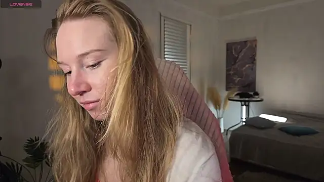 Snapshot of Eve_Sin chatting on 06.18.26 Eve Sin online show from 06.18.26