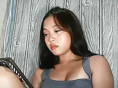Snapshot of Yours_AsianPinayGirl18 chatting on 07.31.26 Yours AsianPinayGirl18 online show from 07.31.26