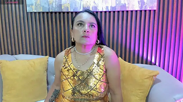Snapshot of Roxanna_moore chatting on 04.30.26 Roxanna moore online show from 04.30.26