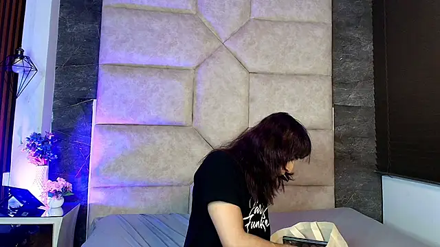 Divine      online show from 06.20.26