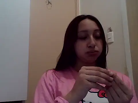 Snapshot of 010874 chatting on 06.04.26 010874 online show from 06.04.26