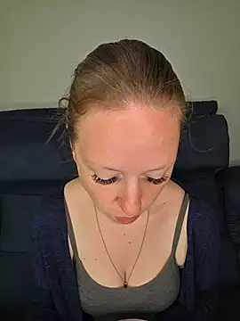 Snapshot of SweetGermanAlina chatting on 06.18.26 SweetGermanAlina online show from 06.18.26