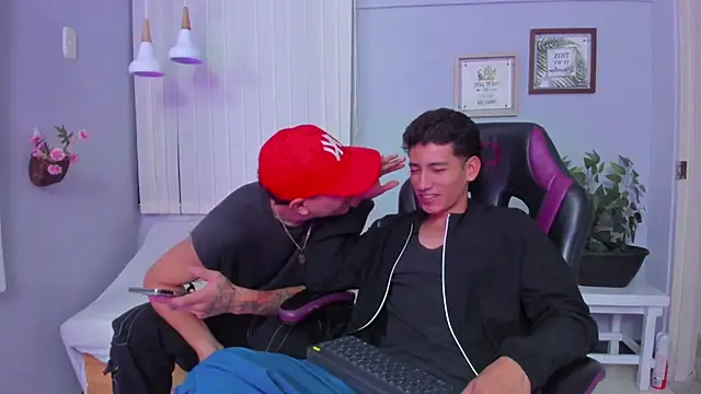 Snapshot of Alejo-and-Thiago chatting on 05.31.26 Alejo-and-Thiago online show from 05.31.26