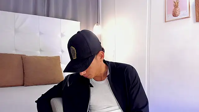 Snapshot of Alejo-and-Thiago chatting on 06.24.26 Alejo-and-Thiago online show from 06.24.26