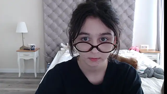 Snapshot of cute_lilia chatting on 05.25.26 cute lilia online show from 05.25.26