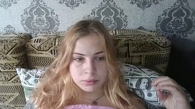 Snapshot of cute_lilia chatting on 07.13.26 cute lilia online show from 07.13.26