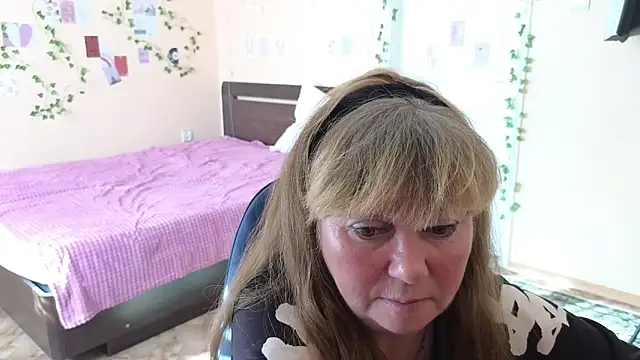 Snapshot of Melania_Cook chatting on 05.18.26 Melania Cook online show from 05.18.26